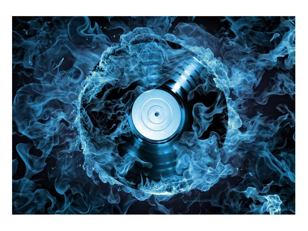Slika gramofonske plošče v modrem ognju