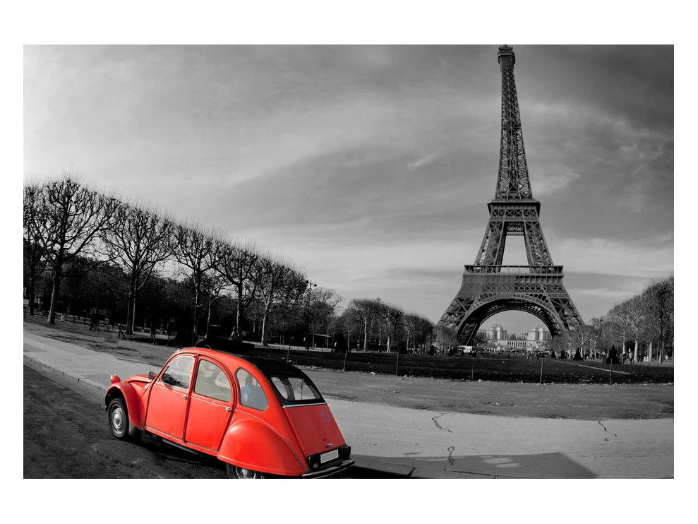 Slika Eiffelovog tornja i crveni automobil