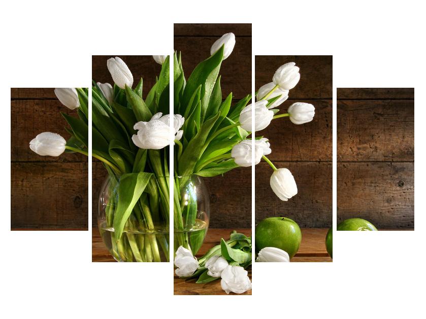 Slika bijelih tulipana u vazi
