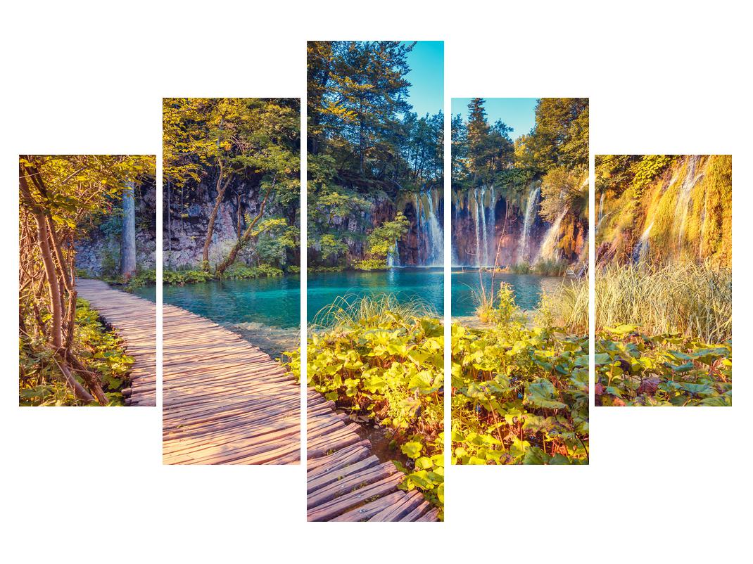 Slika krajolika, staze i jezerca