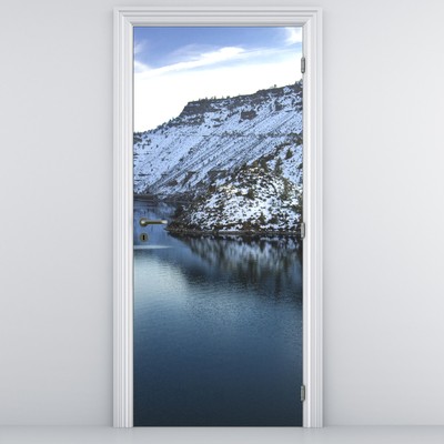 Fototapet pentru ușă - Peisaj de iarnă cu lac