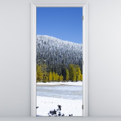 Fototapet pentru ușă - munții înzăpeziți iarna