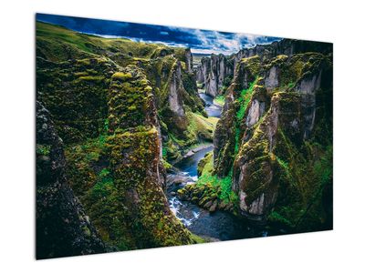 Slika - Reka v skalnati dolini