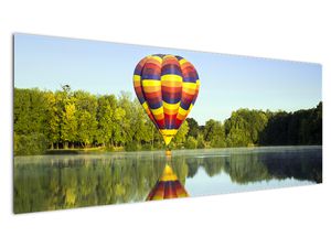 Hőlégballon a tónál képe