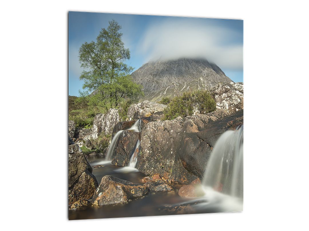 Obraz vodopádů a hory (V020927V3030)