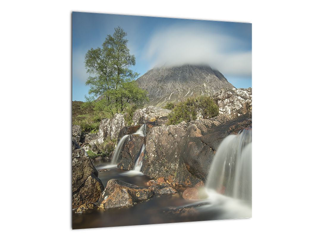 Obraz vodopádů a hory (V020927V4040)