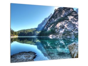Sklenený obraz vysokohorského jazera